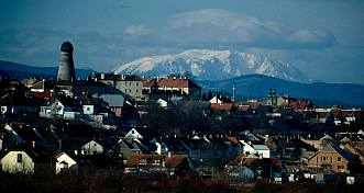 Soproni látkép, háttérben a Schneeberg-gel, Fotó: Molnár Balázs
